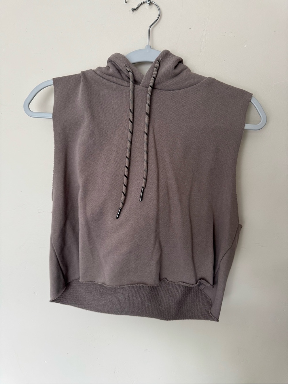 Forever 21 Sleeveless Hooded Crop Top - Taupe